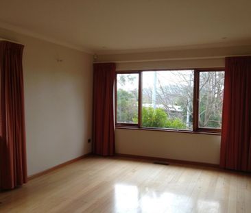 Uniquely designed 4 bedroom house surrounded by beautiful views - Photo 1