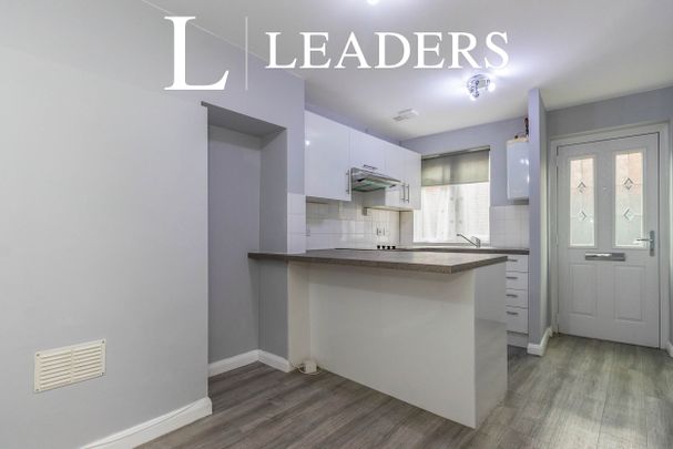 flat to rent Pound Lane, Epsom, KT19 - Photo 1