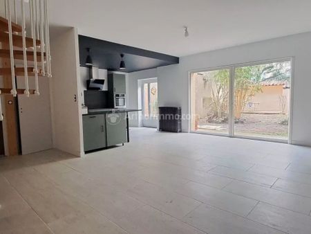 Location Duplex 4 pièces 121 m2 à Carmaux - Photo 3