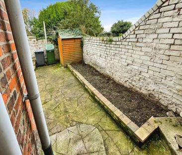 3 bedroom semi-detached house to rent - Photo 5