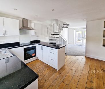 2 bedroom end of terrace to rent Horton Heath - Photo 1