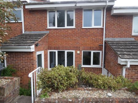 1 bed House - To Let - Photo 5