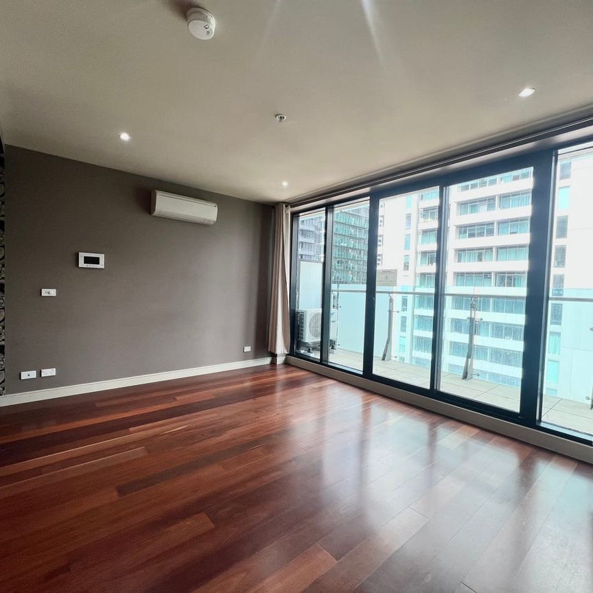 Unfurnished Apartment Near Queen Vic Market & Flagstaff Gardens - Photo 1