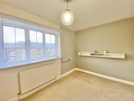 2 bedroom semi-detached house to rent - Photo 5