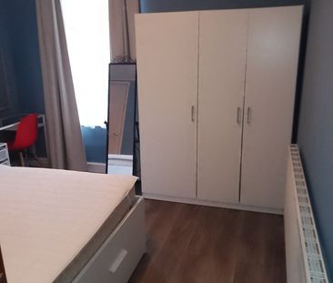 2 Bed Terraced House, Cecil Street, NG7 - Photo 6