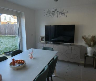 5 bedroom detached house to rent - Photo 3