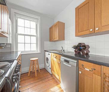 Brant Houses, Greenwich, SE10, London - Photo 1