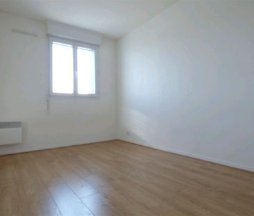 Location Appartement 3 pièces 59m² CHENNEVIERES LES LOUVRES 95380 - Photo 2