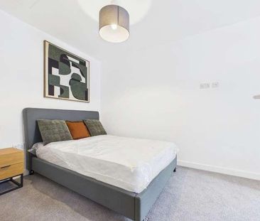 Egham, Surrey, TW20 - Photo 6