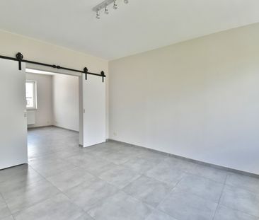 appartement te huur in Schaarbeek - Photo 2