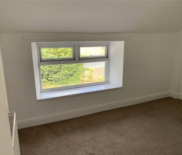 2 bedroom end of terrace house to rent - Photo 5