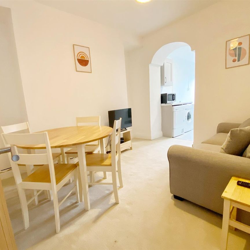 Room For Rent New Park Terrace, Pontypridd - Photo 1