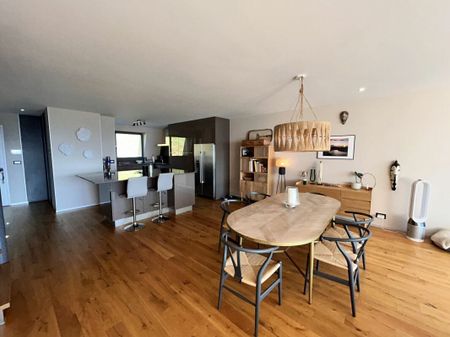 Triplex with exceptional quiet location! - Photo 3