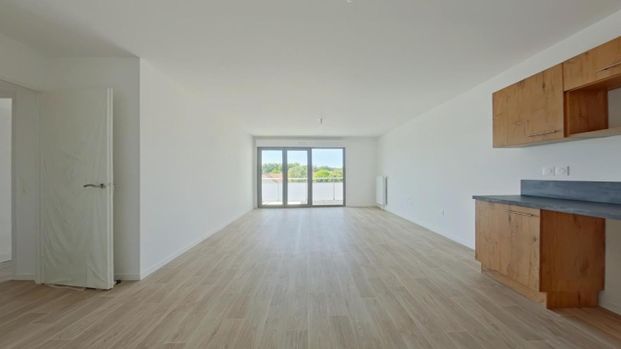 Location Appartement 4 pièces 81m² POITIERS 86000 - Photo 1