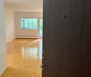 2 CH - 1 SDB - Montréal - $1,595 /mo - Photo 2