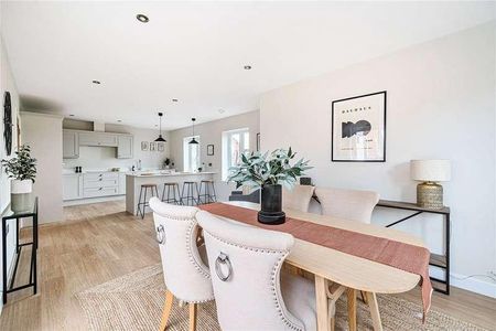 Chase Road, Lindford, Bordon, Hampshire, GU35 - Photo 2