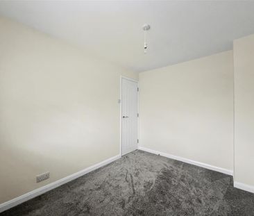 Waterford Park, Westfield - Photo 5