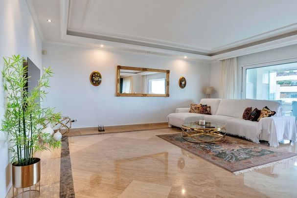 3 bedroom luxury penthouse for rent in Málaga, Andalusia - Photo 1