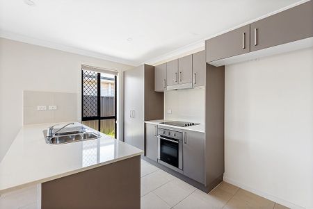 Minutes from the beach and airport in a lovely bush setting - Photo 3