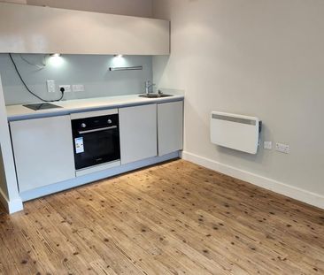 Studio Flat, The Hub, B4 - Photo 2