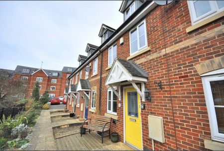 3 bedroom terraced house to rent - Photo 2