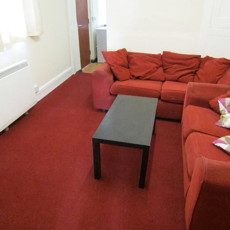 5 bedroom semi-detached house to rent - Photo 1