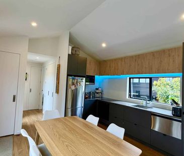 Spacious Two Bedroom - Photo 2