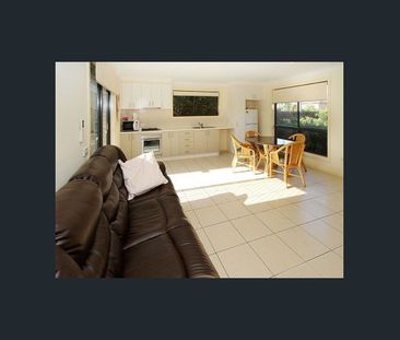 Modern 1 Bedroom + Study Front Unit In Prime Location - Photo 3