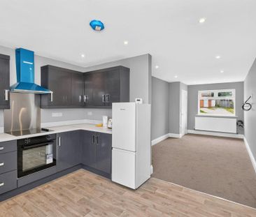 3 bedroom end of terrace house to rent - Photo 5
