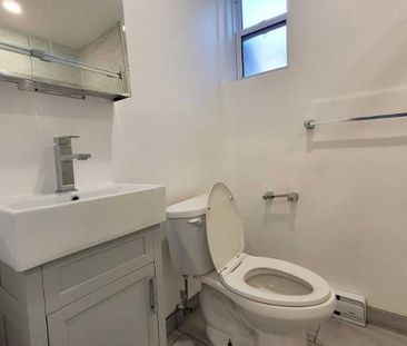 GRAND 3 1/2 - 3485 ELLENDALE - RECEMMENT RENOVE - Photo 3