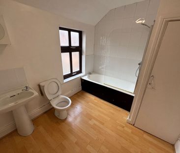 108 Paget Street - Off Street Parking & 4 Huge Doubles Loughborough - Photo 5