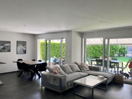 Perle rare ! Magnifique 4.5 pces, avec terrasse et pelouse privative, à louer à Martigny ! - Foto 2