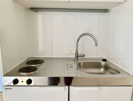 Ruhige 2-Zimmer Dachgeschosswohnung im Herzen des 8. Bezirks | 11m² Balkon | 6. OG - Photo 4