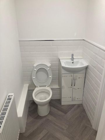 4 bedroom terraced house to rent - Photo 2