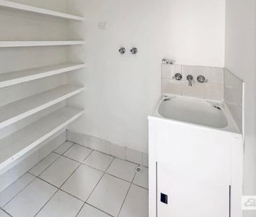 Low Maintenance Townhouse in Shailer Park - Photo 6