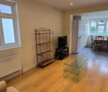 3 bedroom chalet to rent - Photo 3