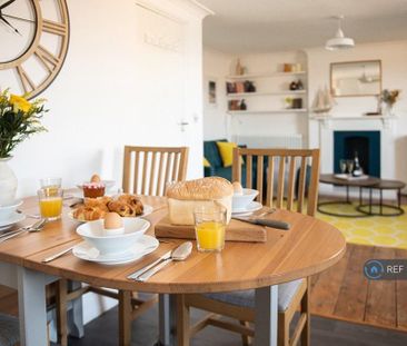 3 bedroom flat to rent - Photo 4