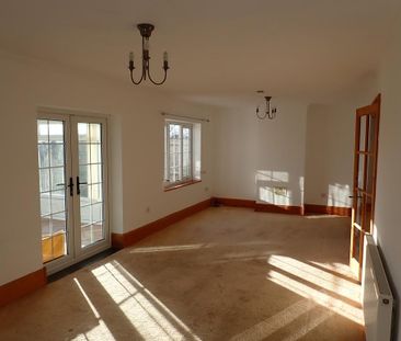 3 bedroom semi-detached house to rent - Photo 6