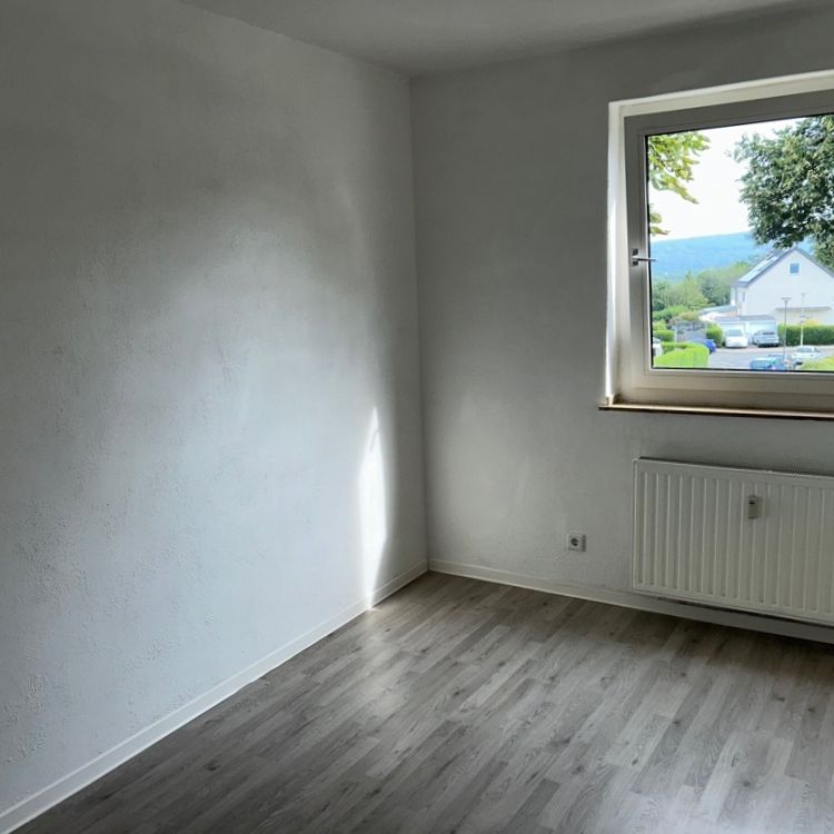 Große 3 Zimmer Wohnung -In Sanierung- - Photo 1