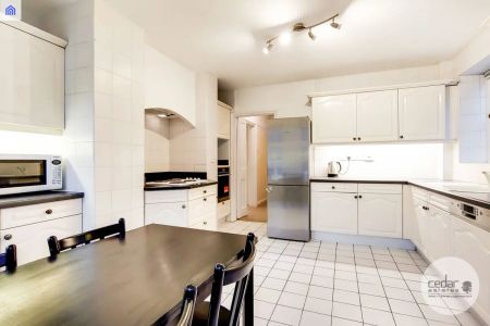 3 bedroom flat in Golders Green - Photo 5