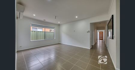 ROOM TO RELAX, SPACE TO ENTERTAIN - Photo 2