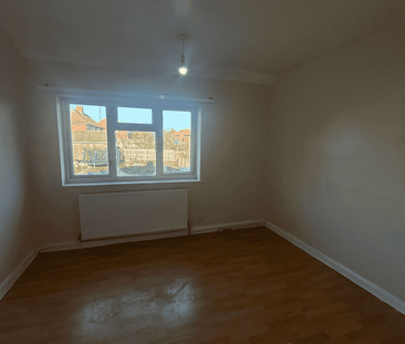 Halton Moor Road, Leeds, LS9 - Photo 2