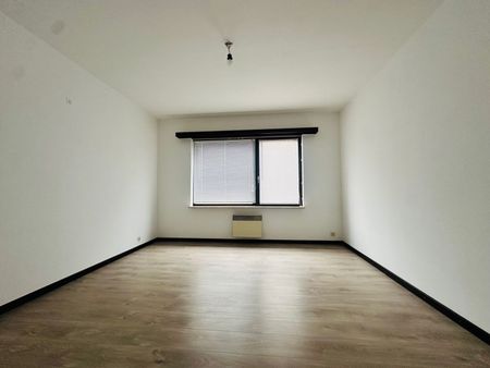 Gelijkvloers appartement met één slaapkamer + autostandplaats! - Photo 2