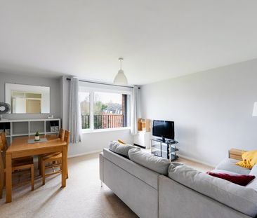 2 Bed Flat - Photo 3