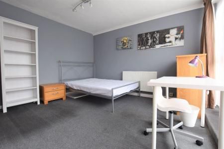 Wemyss Court (Near CCCU) - Photo 3