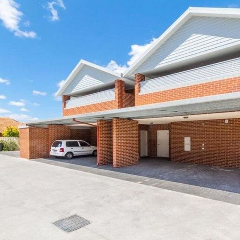 Perfect location & Convenient Living - Photo 1