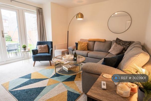 4 bedroom detached house to rent - Photo 1