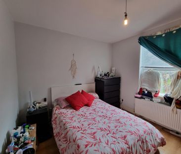 Sidney Avenue - Photo 3