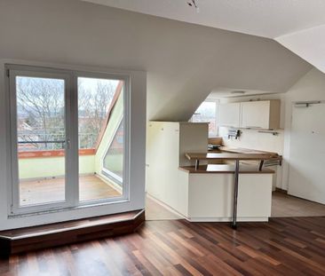 CHARMANT! 4 Zimmerwohnung mit Dachterrasse und Einbauküchenübernahme - Foto 5