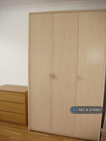 1 bedroom in a house share to rent - Photo 4